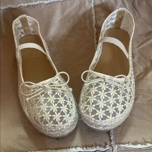Madden Girl Cream Floral Lace Espadrilles